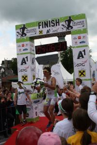 549506_490053764357639_842653821_n